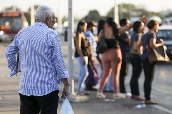 Gratuidade no transporte de idosos tem último dia para complementação