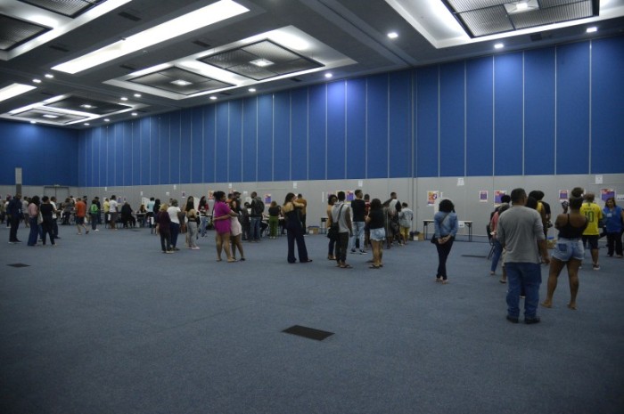 Maior local de votação da cidade do Rio de Janeiro tem filas