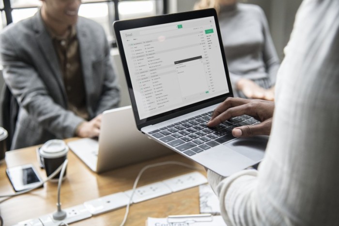 Relacionamento com cliente: 68% das empresas usam e-mail como estratégia