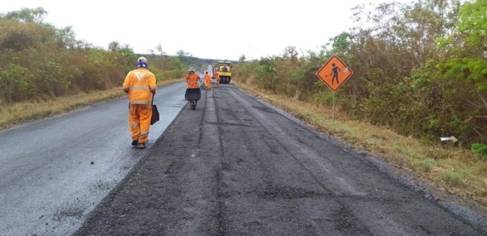 Iniciadas obras de recuperação da MGC-367, entre Turmalina e Carbonita, no Jequitinhonha
