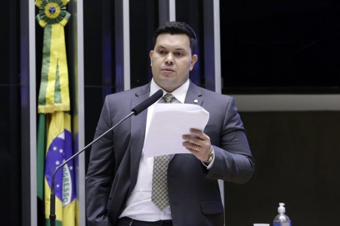 Acácio Favacho é o relator da MP sobre enquadramento de servidores de ex-territórios - (Foto: Najara Araujo/Câmara dos Deputados)