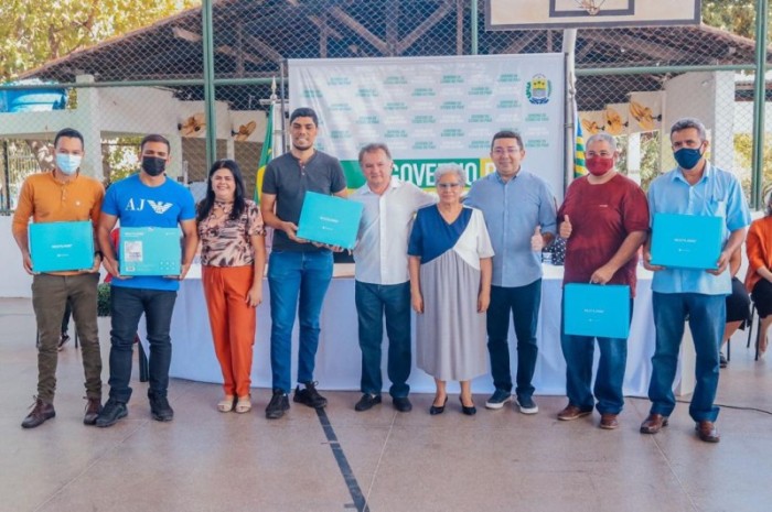 Governo entrega Chromebooks a professores da rede estadual que agora terão mais facilidade na produção de conteúdos