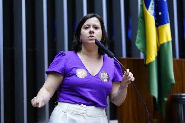 A autora da proposta, deputada Sâmia Bomfim - (Foto: Pablo Valadares/Câmara dos Deputados)