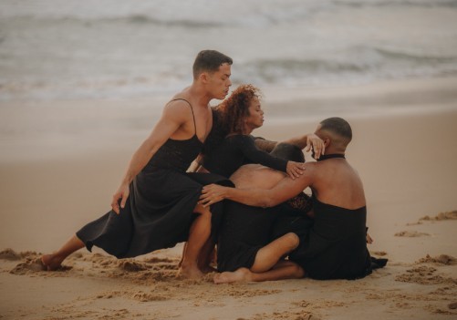 Coletivo Cida - Espetáculo Maré. Foto: Coletivo Cida