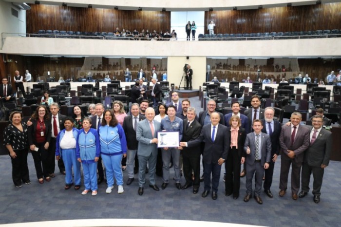 Assembleia homenageia os 60 anos da APAE Curitiba. / Créditos: Orlando Kissner/Alep