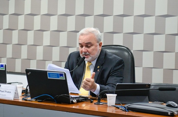 Comissão diz que causas das manchas de óleo no litoral ainda são desconhecidas