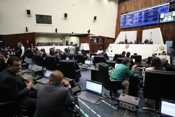 Deputados aprovam diversos projetos de concedem o título de Utilidade Pública para entidades do Paraná. / Créditos: Orlando Kissner/Alep
