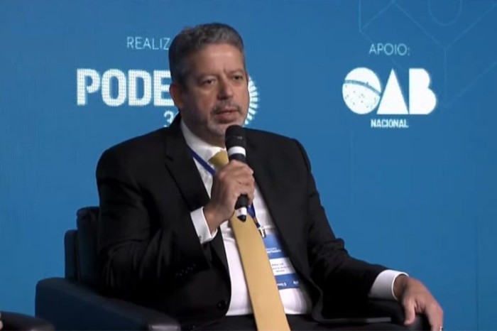 Lira tranquiliza o mundo jurídico: 