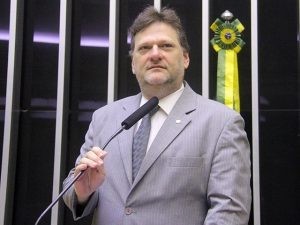 Bengtson: proposta não proíbe o uso, apenas limita a venda - (Foto: Acervo Câmara dos Deputados)