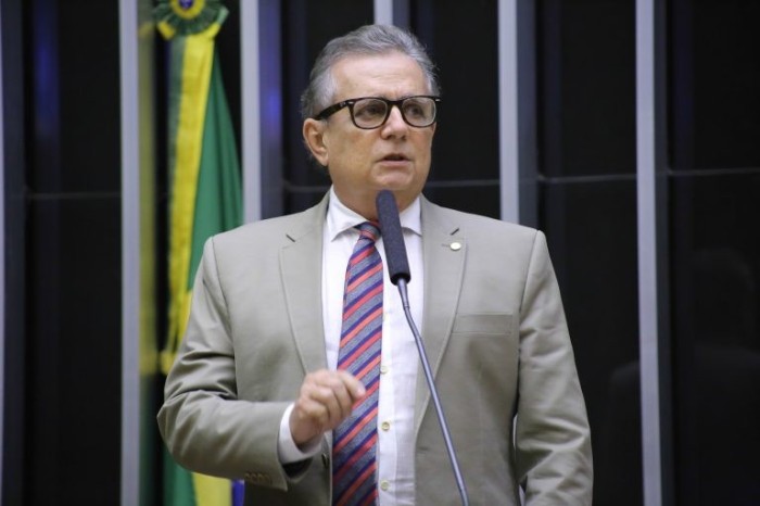 Flávio Nogueira recomendou a aprovação com redução do valor da multa proposta - (Foto: Michel Jesus/Câmara dos Deputados)