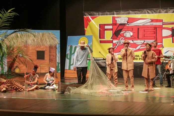 Festival Estudantil celebra a cultura com premiação no teatro