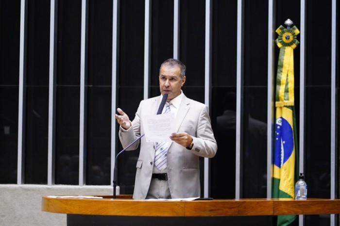 Capitão Augusto modificou o texto elaborado no Senado - (Foto: Pablo Valadares/Câmara do Deputados)