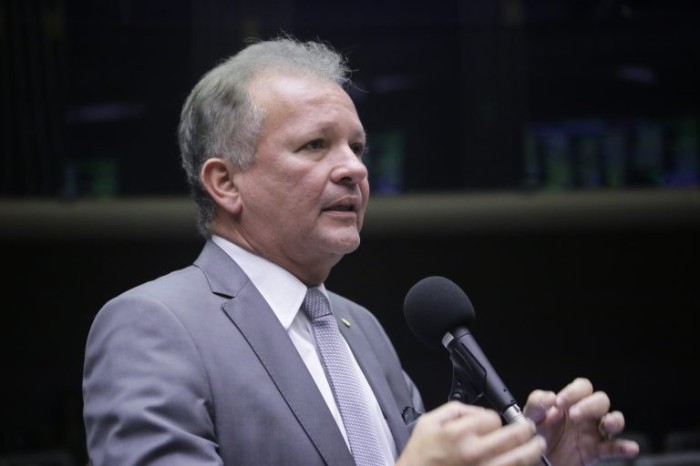 Figueiredo: “Esses locais podem contribuir para a diminuição da exclusão digital - (Foto: Paulo Sergio/Câmara dos Deputados)