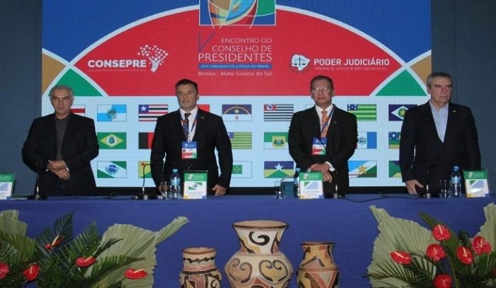 Reinaldo Azambuja apresenta “MS em números” para presidentes dos Tribunais de Justiça do Brasil