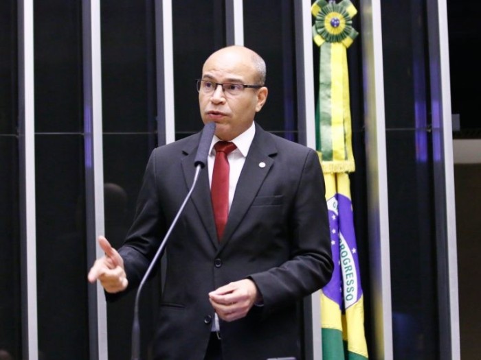 Jones Moura recomendou a aprovação do projeto com ajustes na redação original - (Foto: Marina Ramos/ Câmara dos Deputados)