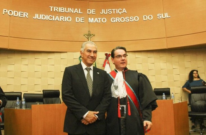 Reinaldo Azambuja prestigia sessão solene de posse do desembargador Ary Raghiant Neto