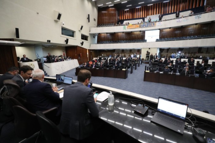 Deputados aprovam projeto que cria a Agência de Assuntos Metropolitanos do Paraná. / Créditos: Orlando Kissner/Alep