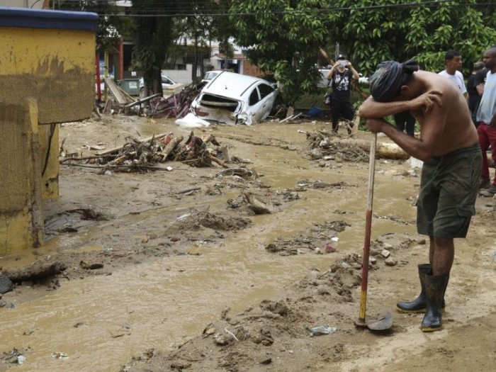 Chuvas deixaram um rastro de destruição na cidade fluminense - (Foto: Tânia Rêgo/Agência Brasil)