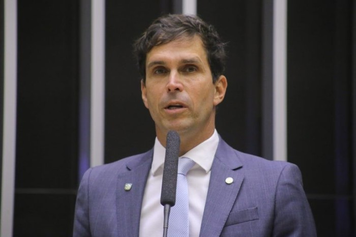 Luiz Lima: medida beneficiará a população brasileira - (Foto: Paulo Sérgio/Câmara dos Deputados)