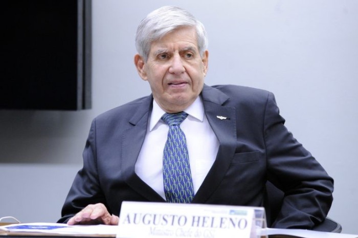Augusto Heleno é obrigado a comparecer porque foi convocado - (Foto: Cleia Viana/Câmara dos Deputados)