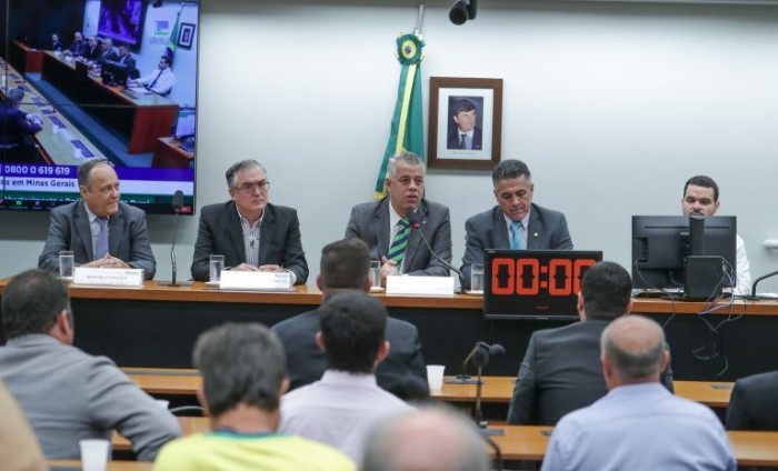 Comissão recebeu produtores e governo para discutir crise na cafeicultura - (Foto: Bruno Spada/Câmara dos Deputados)