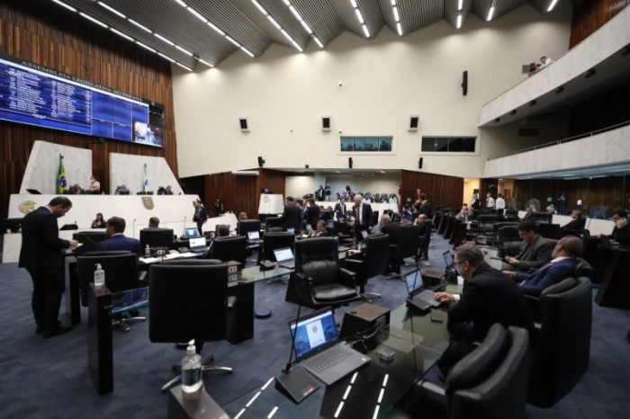 Indicação do governador ao cargo de conselheiro do Tribunal de Contas foi lida durante a sessão plenária desta terça-feira (06). / Créditos: Orlando Kissner/Alep