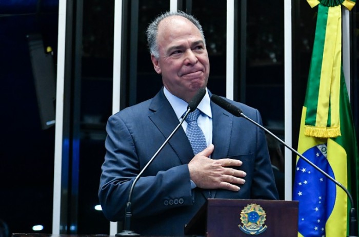 Fernando Bezerra Coelho é homenageado em despedida da Casa