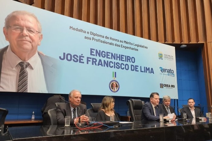 ALEMS entrega honraria a 43 engenheiros que contribuíram com MS