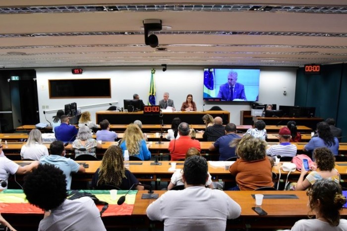 Deputados esperam que receitas próprias das universidades sejam excluídas do teto - (Foto: Clea Viana/Câmara dos Deputados)