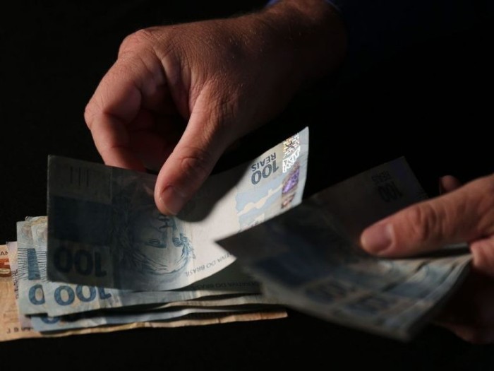 Hoje o salário mínimo é de R$ 1.212 - (Foto: José Cruz/Agência Brasil)