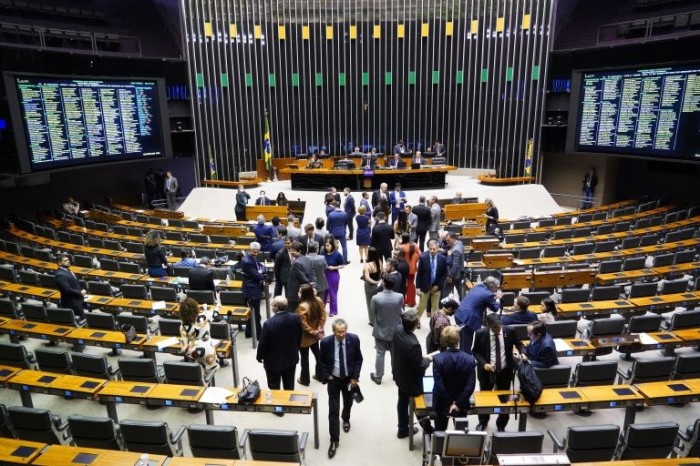 Deputados em sessão em Plenário - (Foto: Pablo Valadares/Câmara dos Deputados)