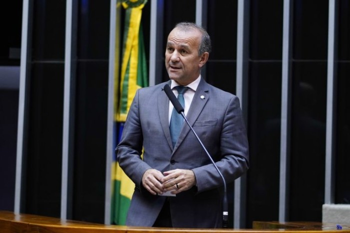 Helder Salomão: proposta permite acesso a dados sobre lucros de grandes empresas - (Foto: Pablo Valadares/Câmara dos Deputados)