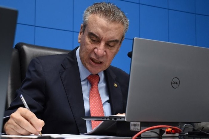 Emenda Constitucional: Mesa Diretora atualiza norma sobre nepostimo