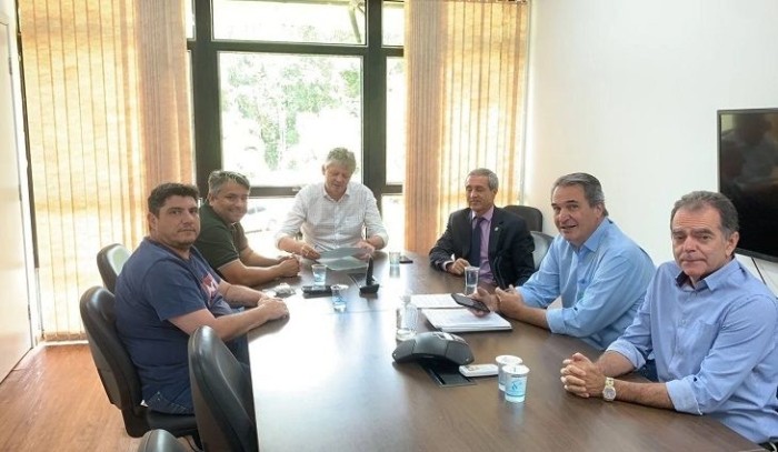 PROSOLO: Governo cede maquinário para ações de conservação do solo em Santa Rita do Pardo
