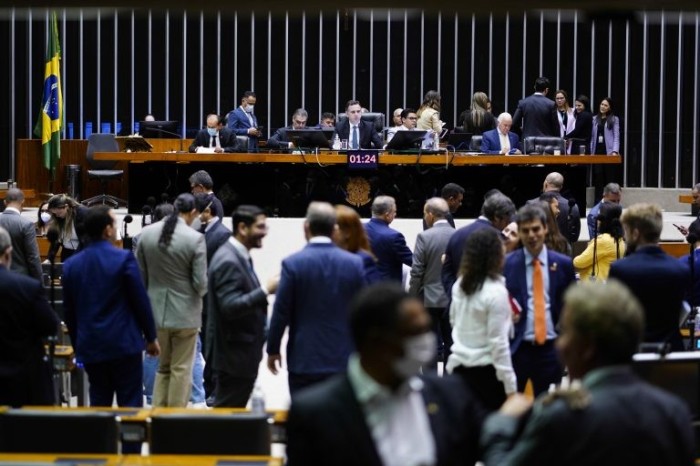 A sessão do Congresso teve críticas à ação da PF e defesa do STF - (Foto: Pablo Valadares/Câmara dos Deputados)