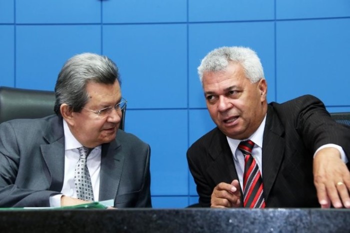 Salas de reuniões homenageiam os deputados Onevan de Matos e Cabo Almi, que morreram na pandemia da Covid-19