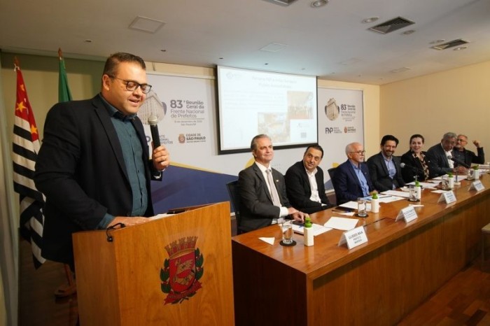 Alan Guedes fala sobre projeto com a União Europeia em reunião da FNP