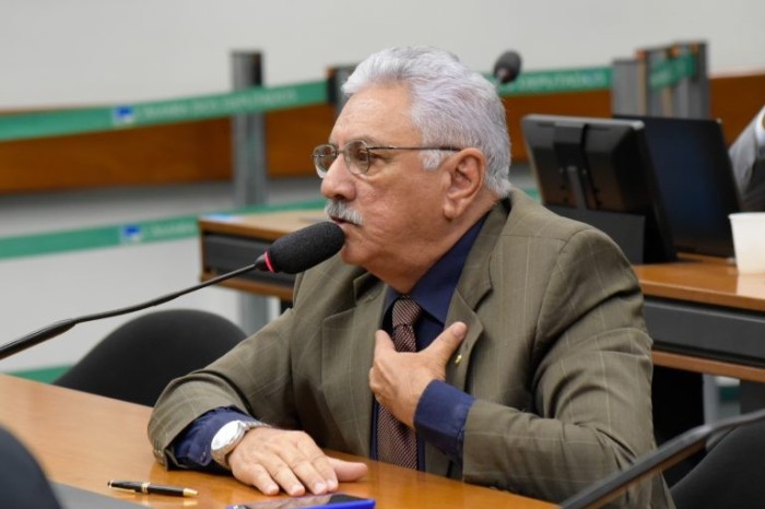 Bosco Costa: “O que se pretende é o estabelecimento de uma política de Estado - (Foto: Alan Rones/Câmara dos Deputados)