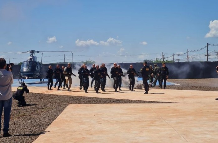 DOF realiza formatura de 14 policiais que atuarão em operações aéreas na região de fronteira