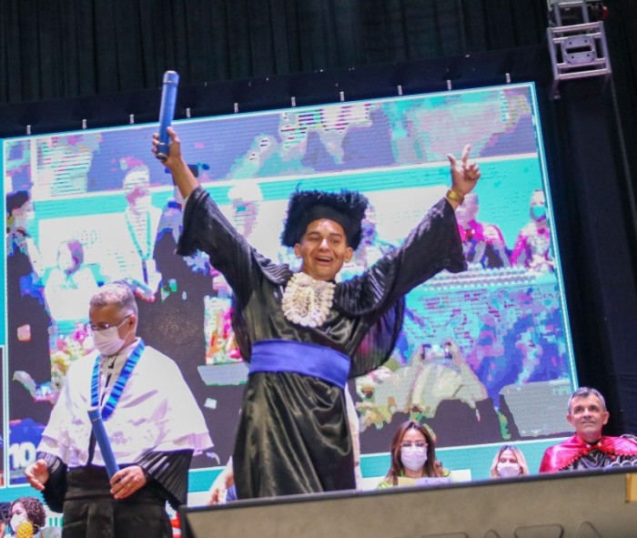 Emoção marca solenidade de formatura das primeiras turmas da Universidade Aberta do Piauí