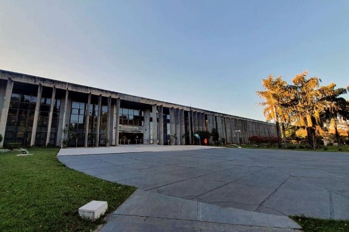 Com previsão de sessão extraordinária, deputados devem votar 25 projetos