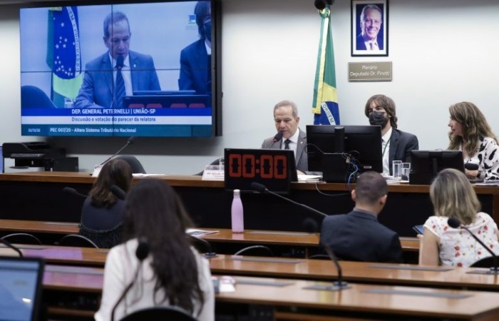 Comissão especial durante a votação da reforma tributária - (Foto: Bruno Spada/Câmara dos Deputados)