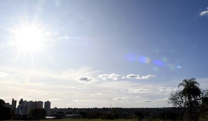 Terça-feira com ar abafado, sol e chuvas de verão em Mato Grosso do Sul