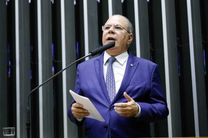 Hildo Rocha: texto busca aperfeiçoar parte criminal da lei de trânsito - (Foto: Elaine Menke/Câmara do Deputados)