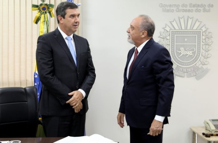 Governador assina posse do novo procurador-geral do Ministério Púbico de Contas