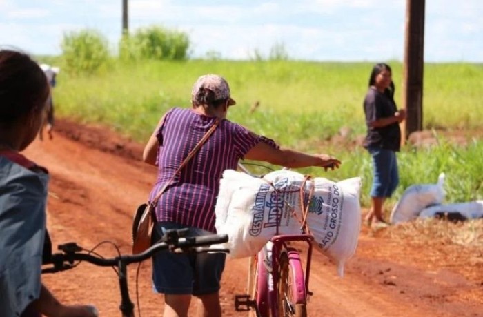 Governo inicia entregas de primeiras cestas alimentares do ano aos indígenas de MS