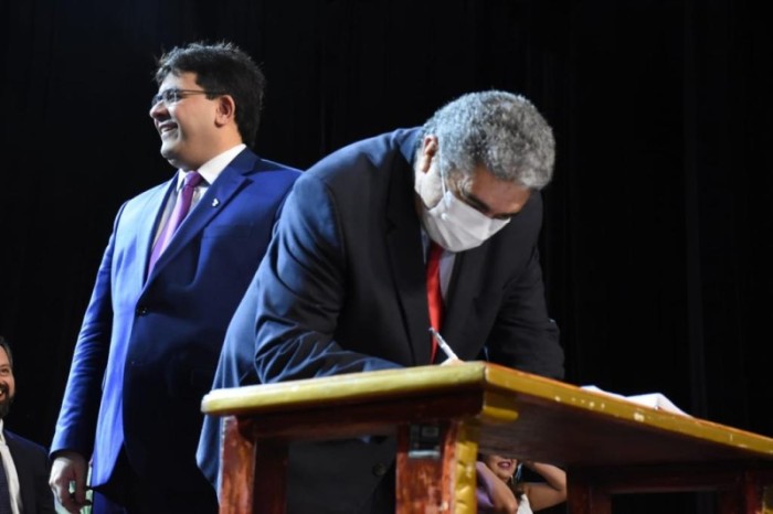 Antonio Luiz diz que uma das metas da Saúde é a construção de novas maternidades