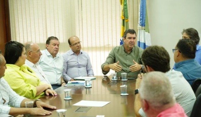 Desenvolvimento da Região Sul foi o foco da reunião de Eduardo Riedel com 12 prefeitos