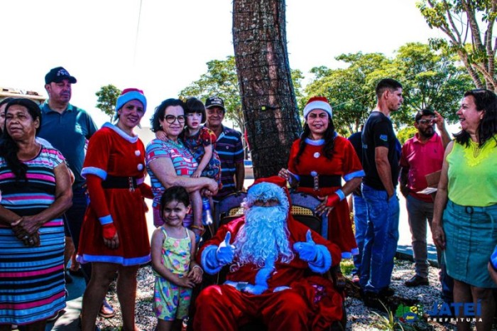 Chegada do Papai Noel em Jateí e Nova Esperança, (entrega e brinquedos).