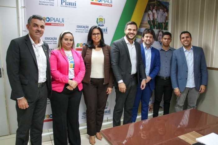 Seduc recebe equipe de auditores para apresentação de trabalhos do TCE